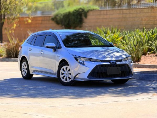 2020 Toyota Corolla Touring Station Wagon ZWE211 HYBRID GX image