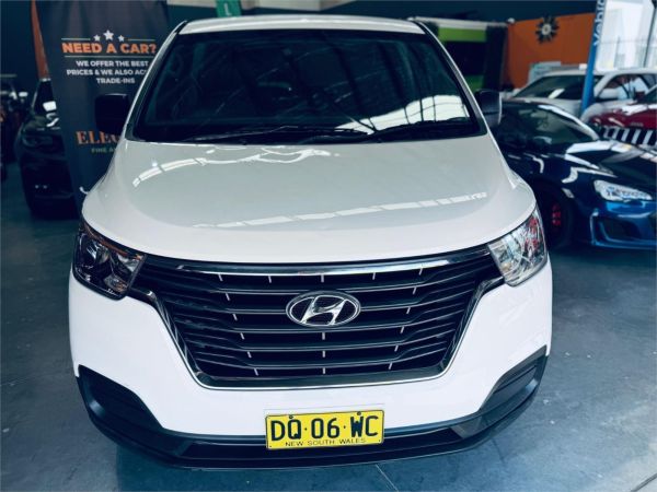 2018 HYUNDAI iLOAD 4D VAN TQ4 MY19 3S LIFTBACK image