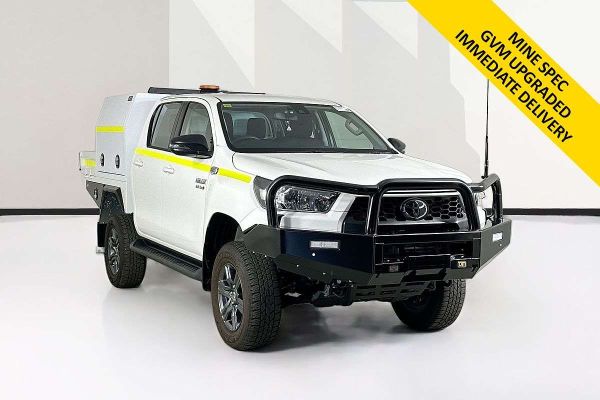2025 Toyota HILUX SR (4x4) STEEL WHEELS GUN126R RC 4X4 image