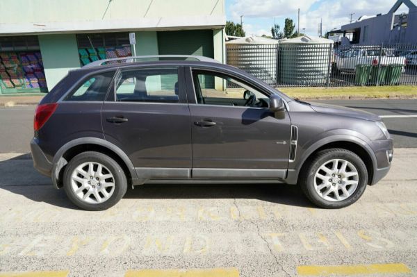 2013 Holden Captiva CG MY12 5 (FWD) Grey 6 Speed Manual Wagon image