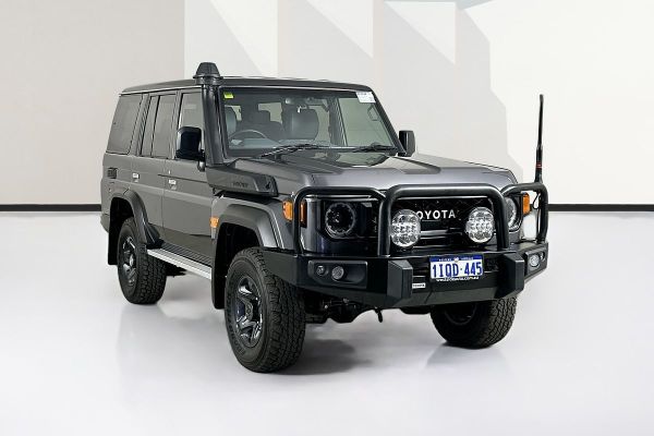 2025 Toyota LANDCRUISER 70 SERIES LC76 GXL + DIFF LOCKS GDJL76R image