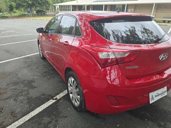 2013 Hyundai i30 GD Active 1.6 CRDi Red 6 Speed Automatic Hatchback image