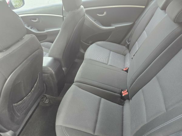 2013 Hyundai i30 GD Active 1.6 CRDi Red 6 Speed Automatic Hatchback image