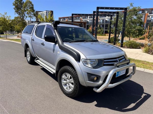2014 MITSUBISHI TRITON DOUBLE CAB UTILITY MN MY14 UPDATE GLX (4x4) image