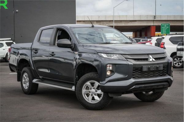 2018 Mitsubishi Triton GLX+ MR 4X4 image