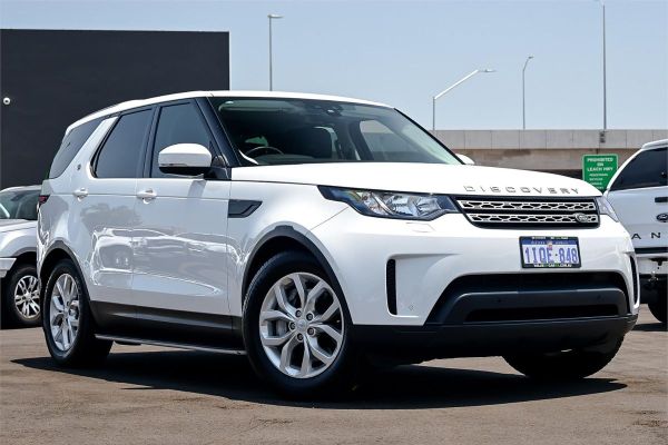 2020 Land Rover Discovery SD6 S Series 5 image
