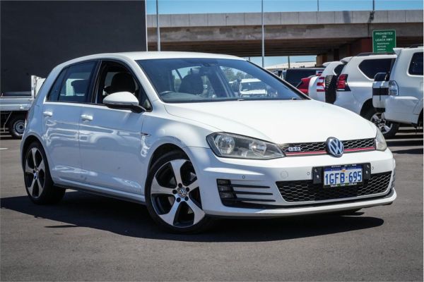 2014 Volkswagen Golf GTI 7 image