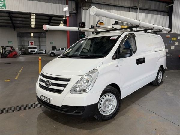 2016 Hyundai iLOAD TQ Series 2 (TQ3) MY17 3S Liftback White 5 Speed Automatic Van image