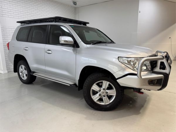 2013 TOYOTA LANDCRUISER 4D WAGON VDJ200R MY13 ALTITUDE SE image