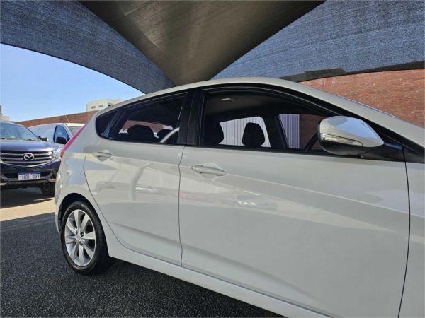 2018 Hyundai Accent Hatchback RB6 MY18 Sport image
