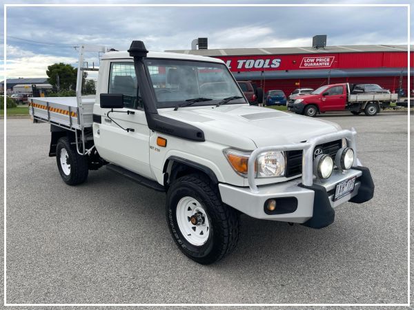 2016 Toyota Landcruiser Cab Chassis VDJ79R Workmate image