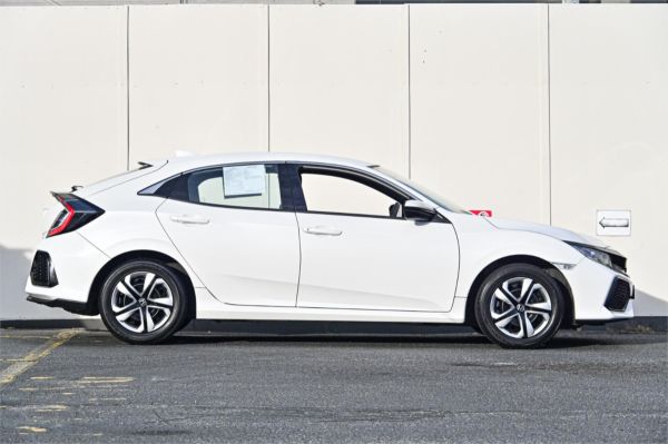2017 Honda Civic Hatchback 10th Gen MY17 VTi image