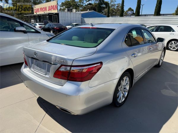 2010 Lexus LS460 Sedan USF45 4WD image