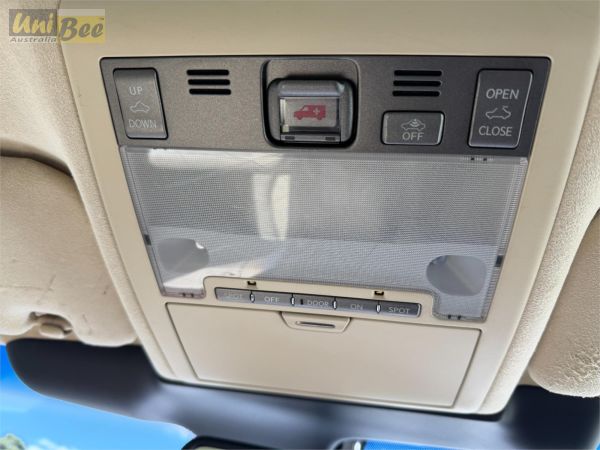 2010 Lexus LS460 Sedan USF45 4WD image
