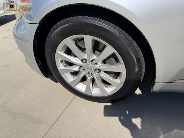 2010 Lexus LS460 Sedan USF45 4WD image