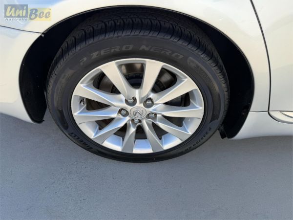 2010 Lexus LS460 Sedan USF45 4WD image