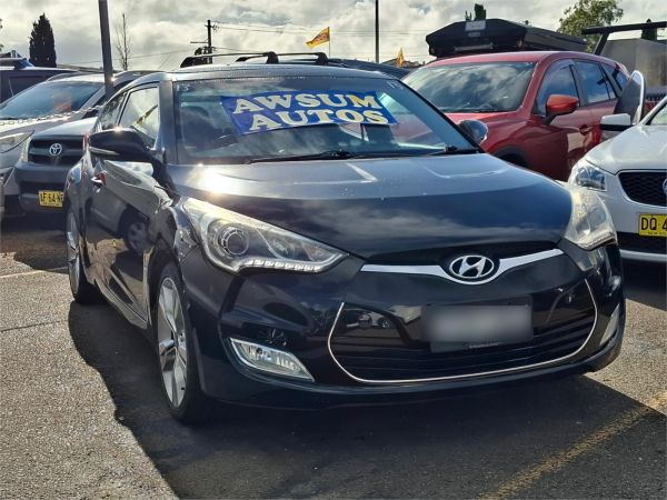 2013 Hyundai Veloster Hatchback FS2 + image