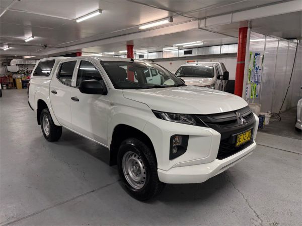 2022 MITSUBISHI TRITON DOUBLE CAB P/UP MR MY22.5 GLX (4x2) image