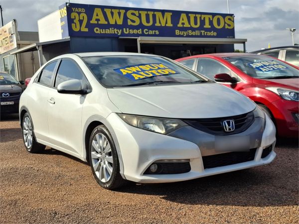 2012 Honda Civic Hatchback 9th Gen VTi-L image