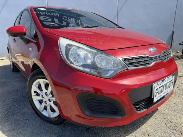 2014 Kia Rio UB MY14 S Red 6 Speed Manual Hatchback image