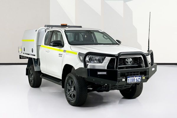 2025 Toyota HILUX SR (4x4) GUN126R RC 4X4 image