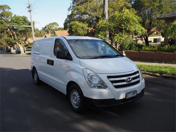 2017 HYUNDAI iLOAD 4D VAN TQ SERIES 2 (TQ3) MY18 3S LIFTBACK image