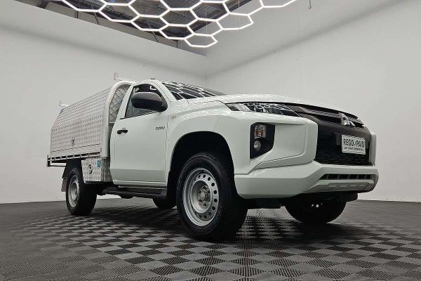 2023 Mitsubishi Triton GLX MR 4X4 image