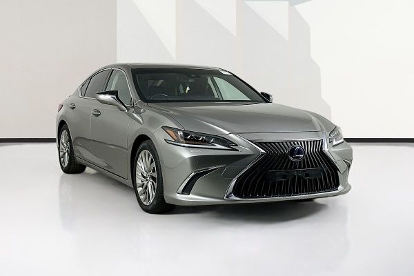 2018 Lexus ES300h SPORTS LUXURY (HYBRID) AXZH10R MY18 image