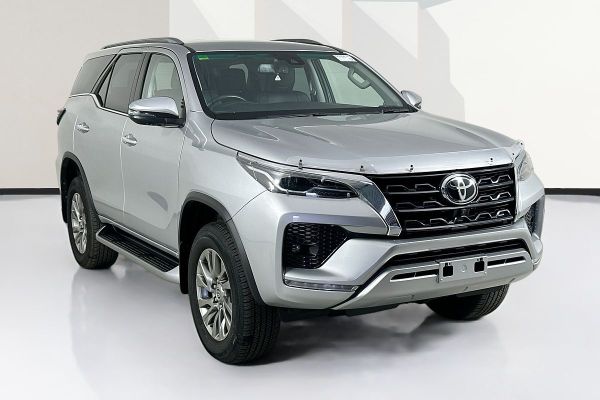 2025 Toyota FORTUNER CRUSADE GUN156R image