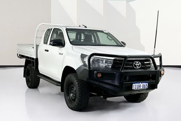 2019 Toyota HILUX WORKMATE (4x4) GUN125R MY19 4X4 image
