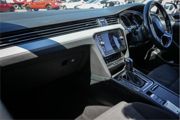 2021 Volkswagen Passat B8 R-Line image