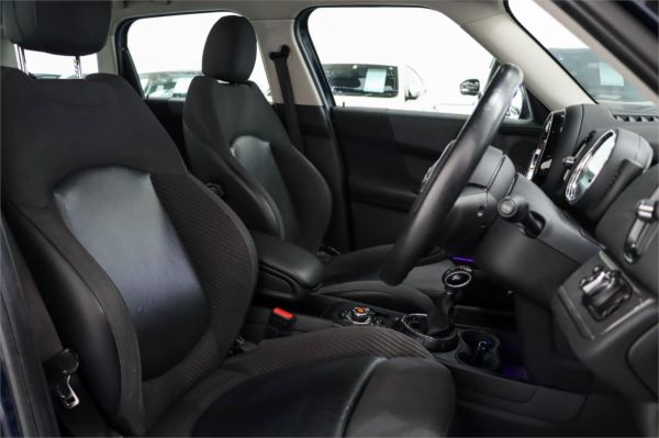 2017 MINI Countryman Wagon F60 Cooper image
