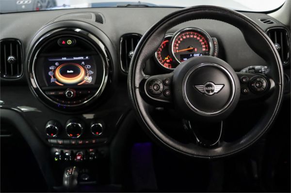 2017 MINI Countryman Wagon F60 Cooper image