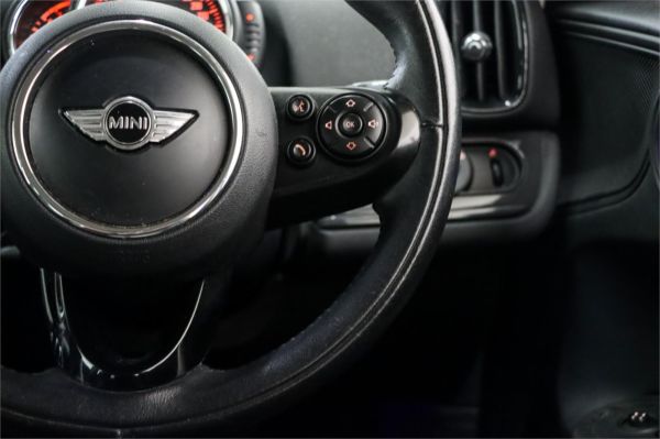 2017 MINI Countryman Wagon F60 Cooper image