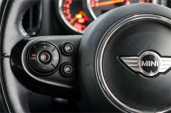 2017 MINI Countryman Wagon F60 Cooper image