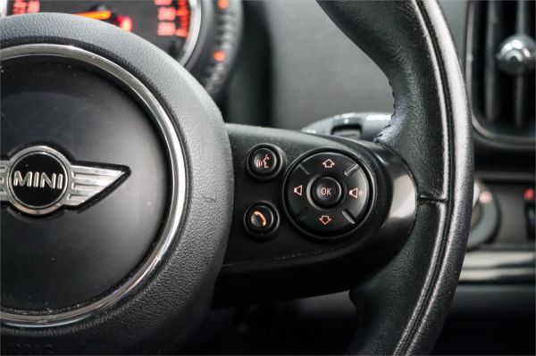 2017 MINI Countryman Wagon F60 Cooper image