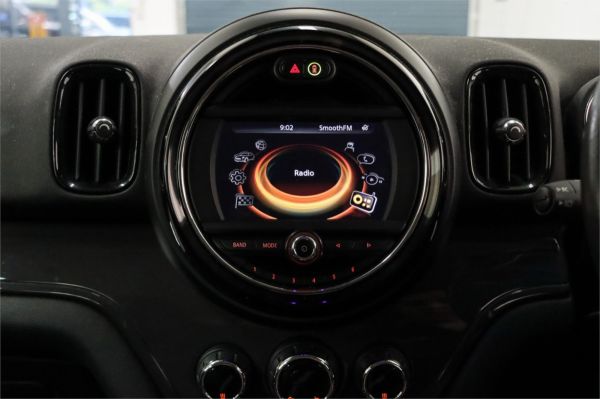 2017 MINI Countryman Wagon F60 Cooper image