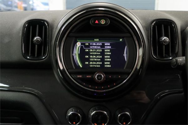 2017 MINI Countryman Wagon F60 Cooper image
