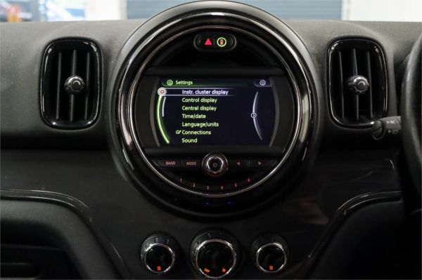 2017 MINI Countryman Wagon F60 Cooper image