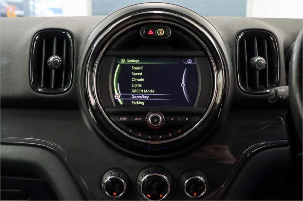 2017 MINI Countryman Wagon F60 Cooper image