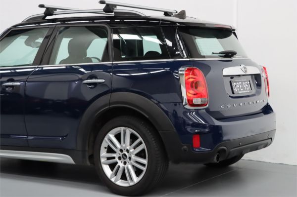 2017 MINI Countryman Wagon F60 Cooper image