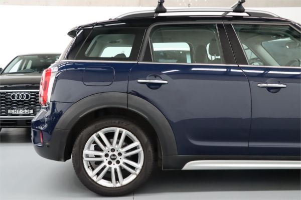 2017 MINI Countryman Wagon F60 Cooper image