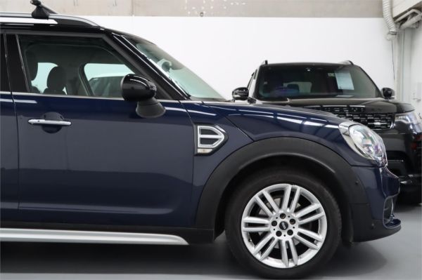2017 MINI Countryman Wagon F60 Cooper image
