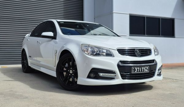2014 Holden Commodore VF MY14 SS V Redline Heron White 6 Speed Sports Automatic Sedan image