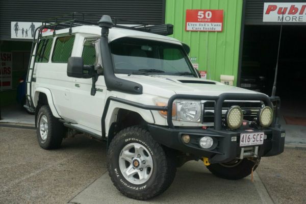 2011 Toyota Landcruiser VDJ78R MY10 GXL Troopcarrier White 5 Speed Manual Wagon image