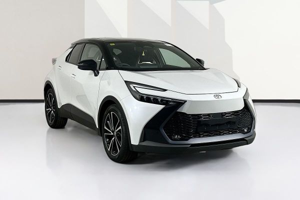 2024 Toyota C-HR KOBA HYBRID + 2 TONE ZYX20R image