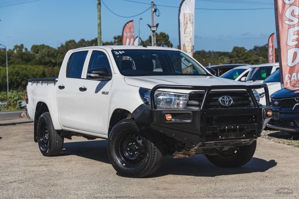 2017 Toyota Hilux Workmate Manual 4x2 Double Cab image
