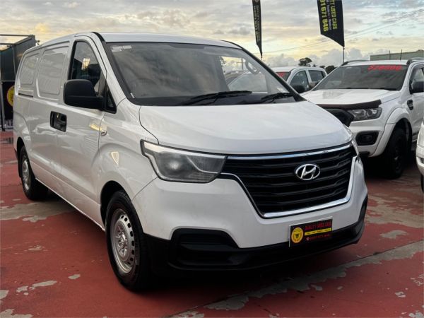2020 HYUNDAI iLOAD 4D VAN TQ4 MY20 3S LIFTBACK image