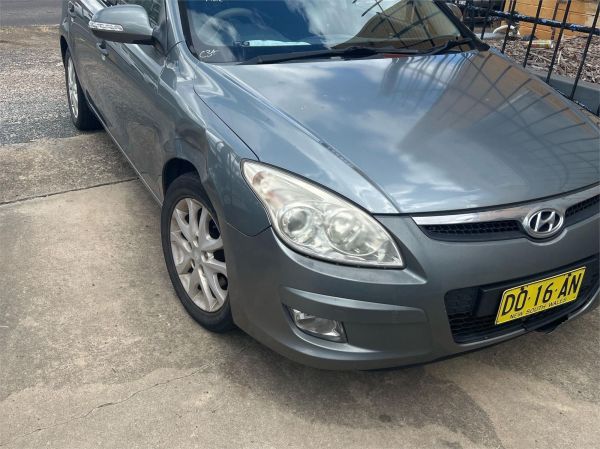 2009 HYUNDAI i30 4D WAGON FD MY09 cw SX 2.0 image