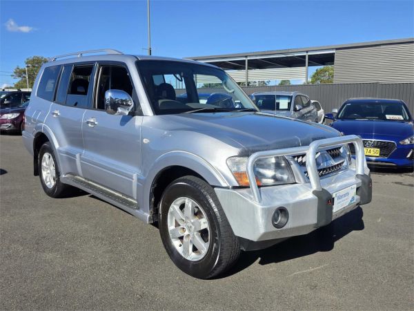 2005 Mitsubishi Pajero Wagon NP MY05 GLS image